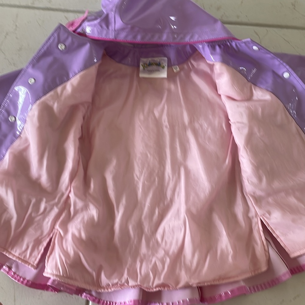 Rain coat - Picture 6 of 7